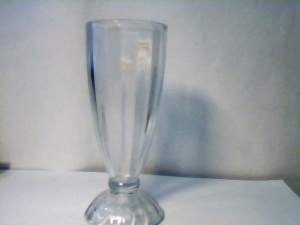 Vāze stikla 19cm uz kajas