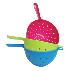 Caurduris plastmasas &Oslash;19cm H12cm ar rokturi(14cm)